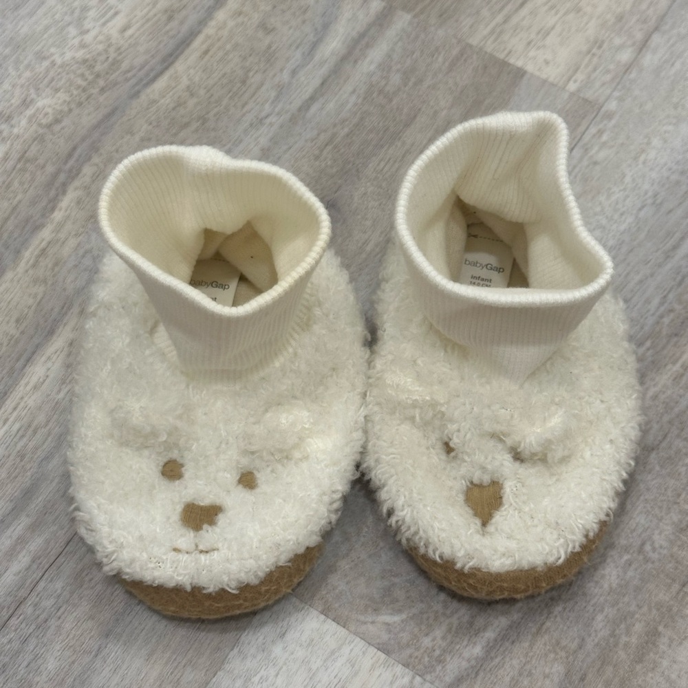 babyGap Infant Cozy Bear White Slippers